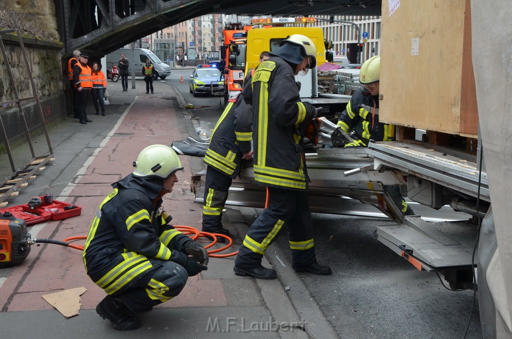 LKW Bruecke Koeln Deutz Opladenestr Deutz Muelheimerstr P040.JPG - Miklos Laubert